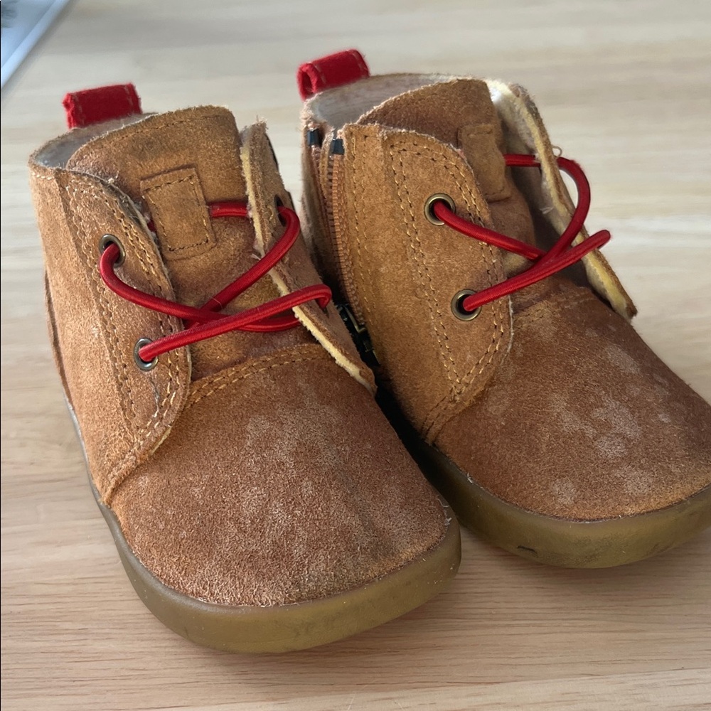Ugg Toddler Neumel Boot - Size 4/5